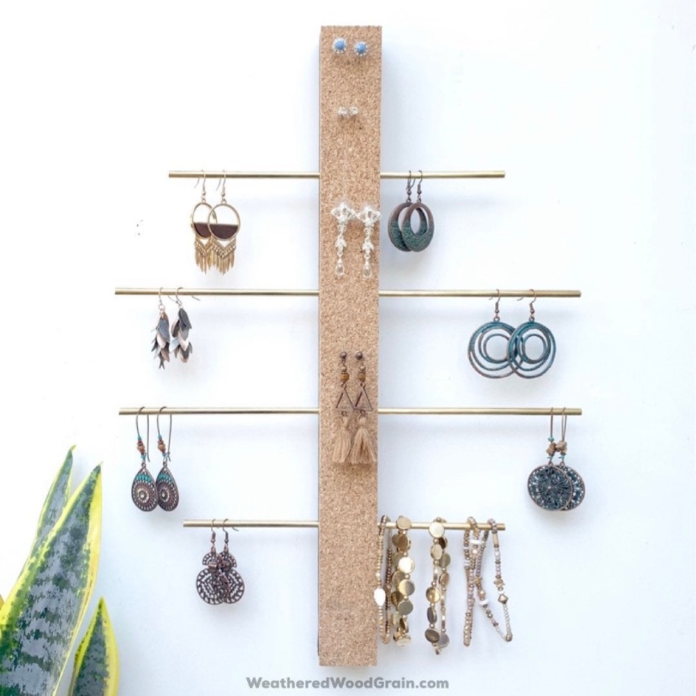 Weathered woodgrain jewelry earring necklace storage display tree with corkboard